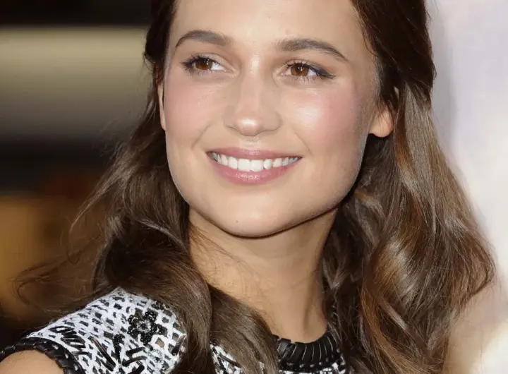 alicia vikander — DE news