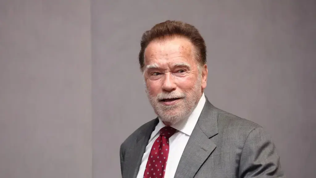 arnold schwarzenegger — DE news