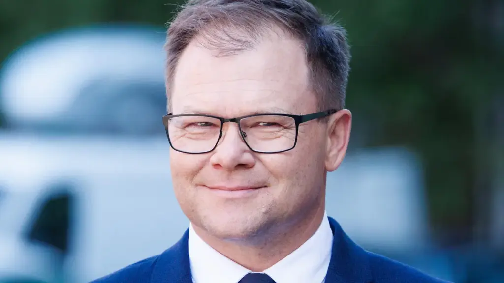carsten schneider — DE news