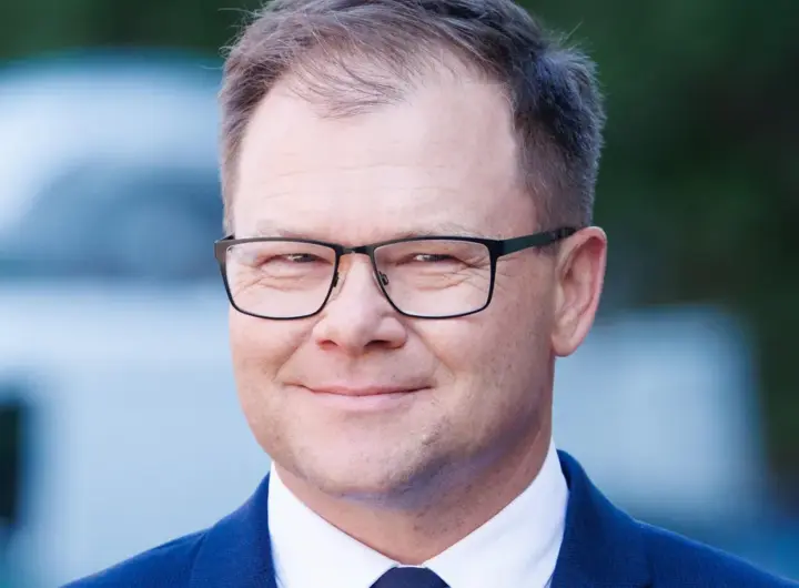 carsten schneider — DE news