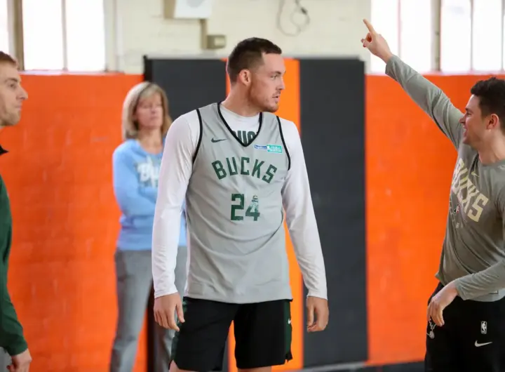 clippers – bucks — DE news