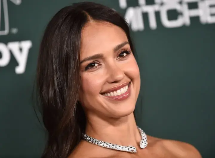 jessica alba — DE news