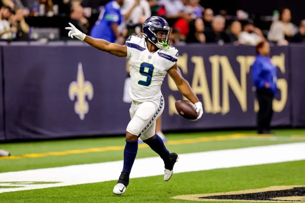 kenneth walker — DE news