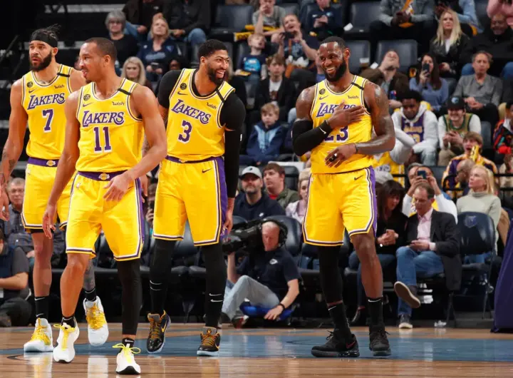 la lakers — DE news