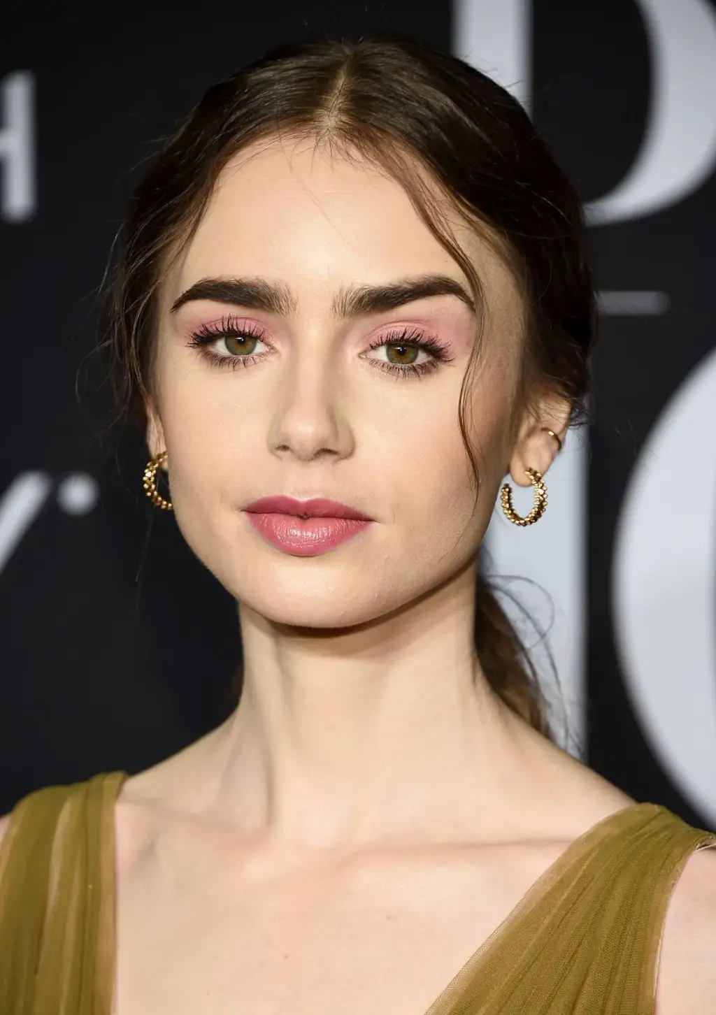 lily collins — DE news