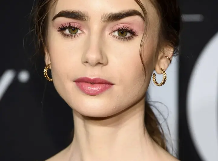 lily collins — DE news