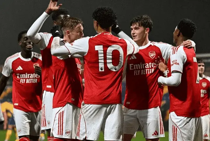 mansfield – arsenal — DE news