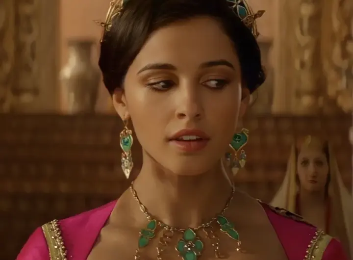naomi scott — DE news