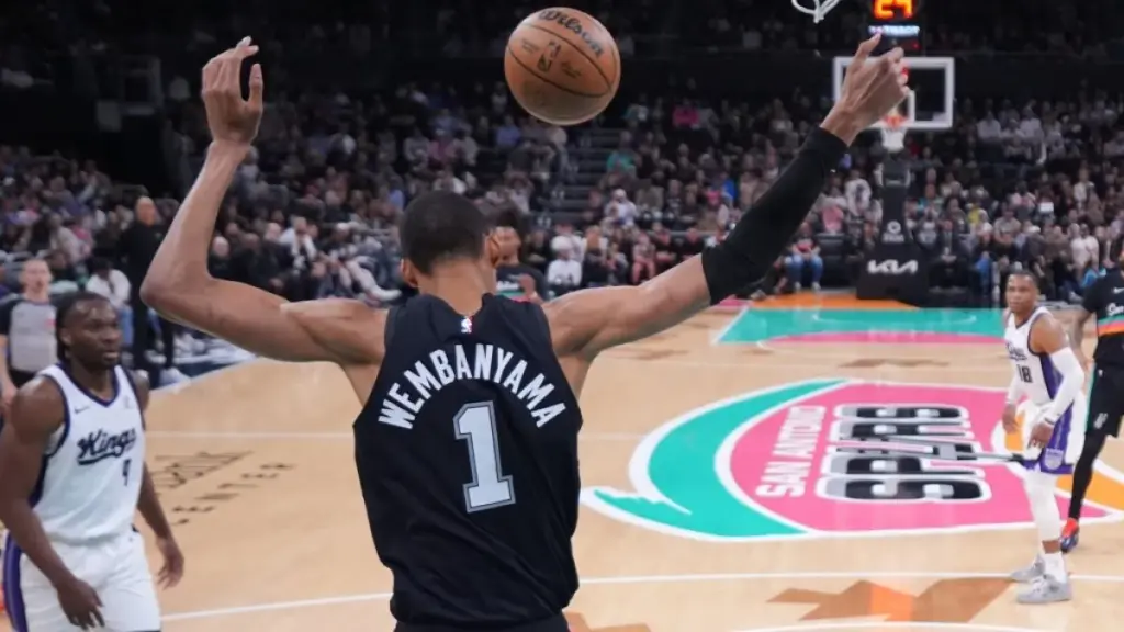 spurs – pistons — DE news