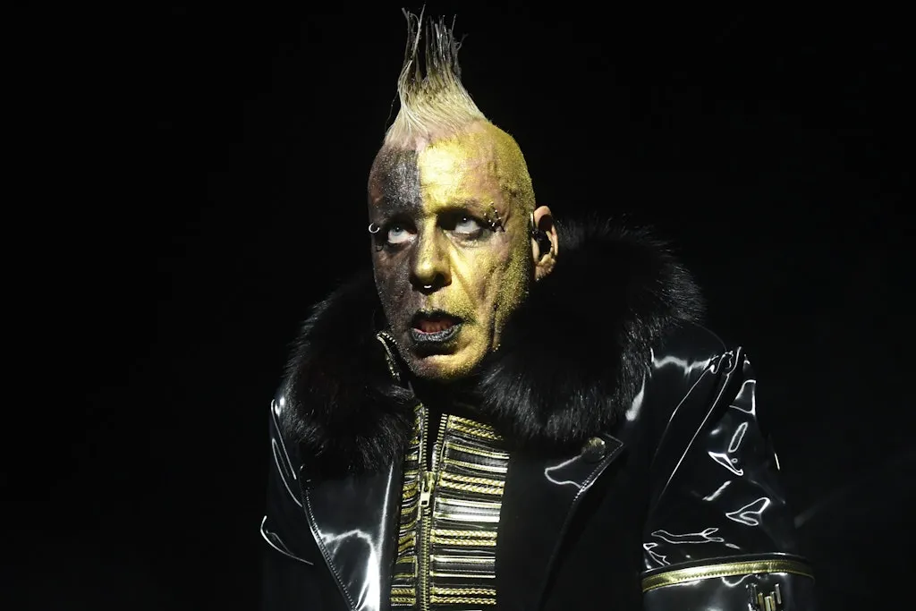 till lindemann es brennt — DE news