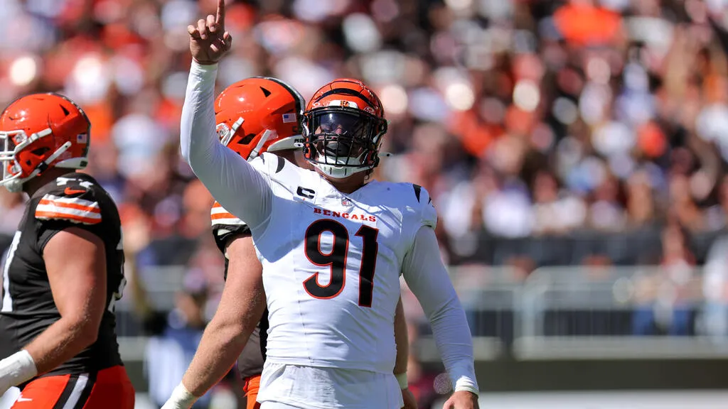 trey hendrickson — DE news