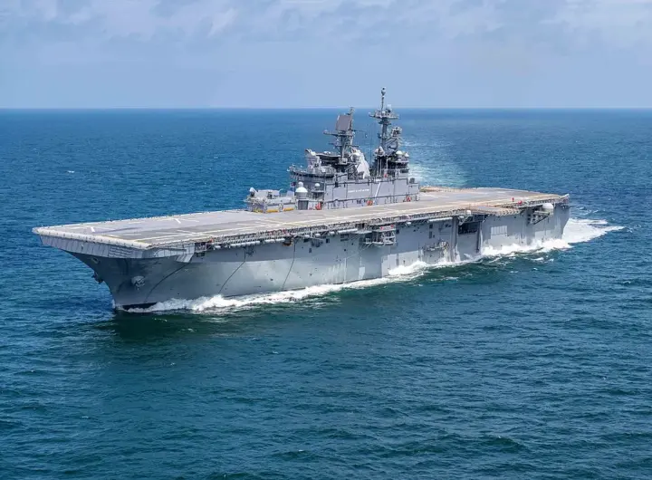 uss tripoli — DE news