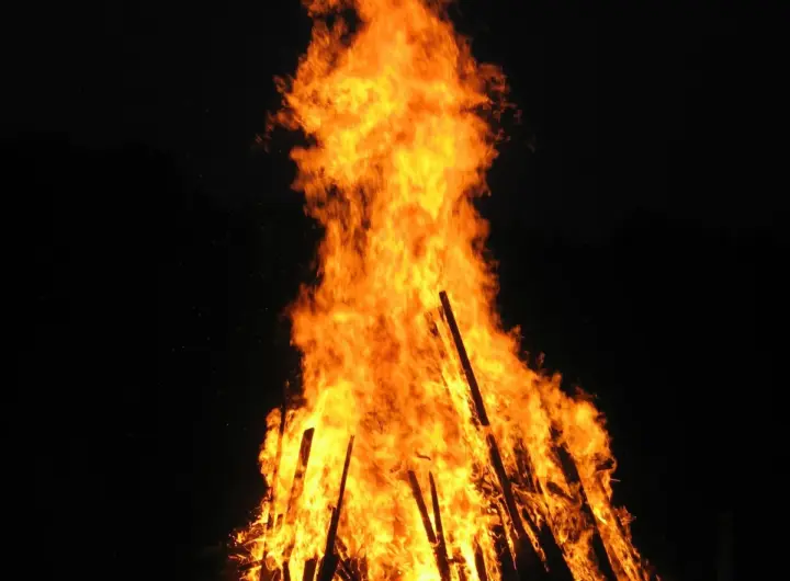 osterfeuer in der nähe — DE news
