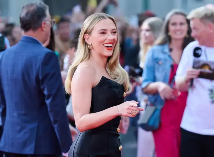 scarlett johansson — DE news
