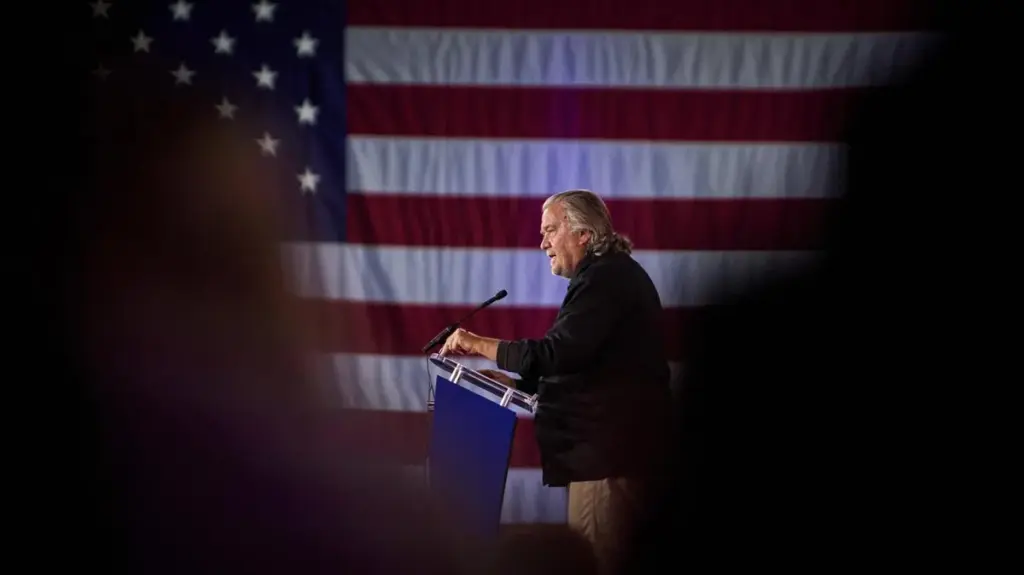 steve bannon — DE news