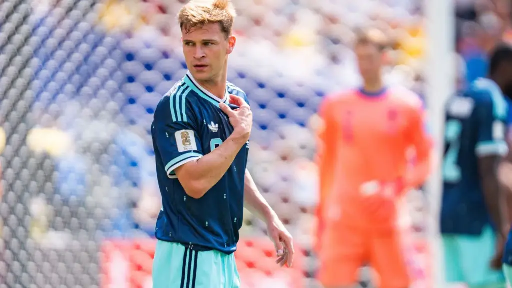 (S+) DFB-Auswahl: Sollte Joshua Kimmich ins Mittelfeld zurückkehren?