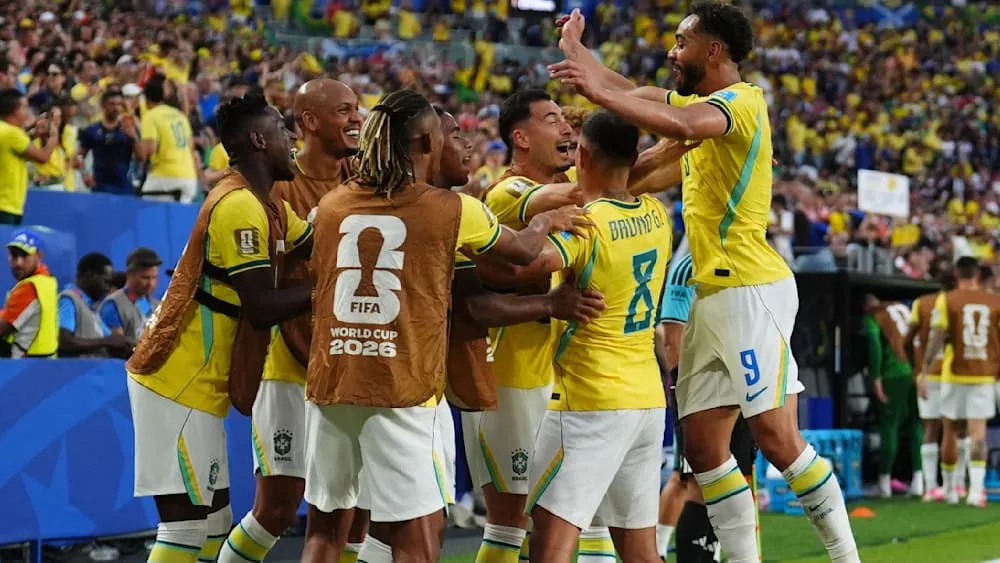 Die schottische Nationalmannschaft muss um den Einzug in die K.-o.-Runde bangen. Gegen Gruppensieger Brasilien kassieren die Schotten eine deutliche Pleite. Sehen Sie die Highlights der Partie hier im Video.Quelle:Magenta TV
