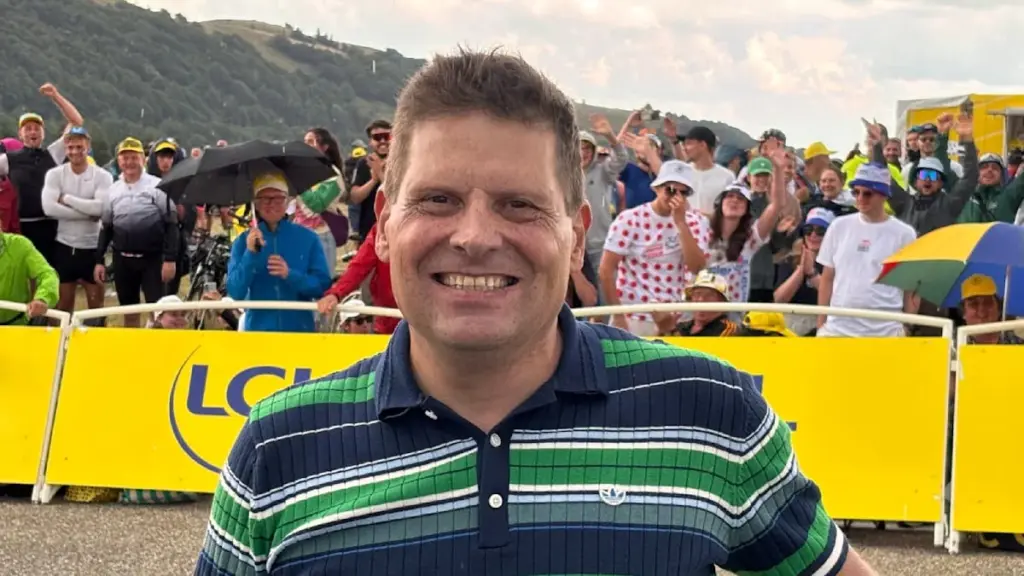 Radrennen - Tour de France: Slowene Pogacar gewinnt 14. Etappe und behält das Gelbe Trikot