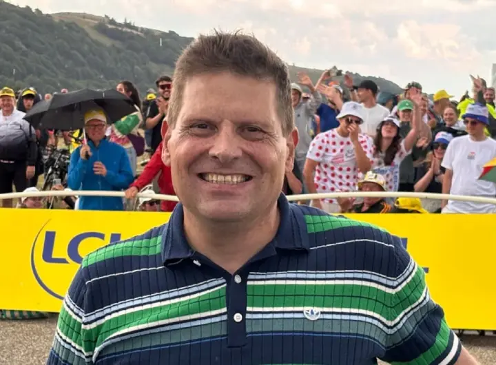 Radrennen - Tour de France: Slowene Pogacar gewinnt 14. Etappe und behält das Gelbe Trikot