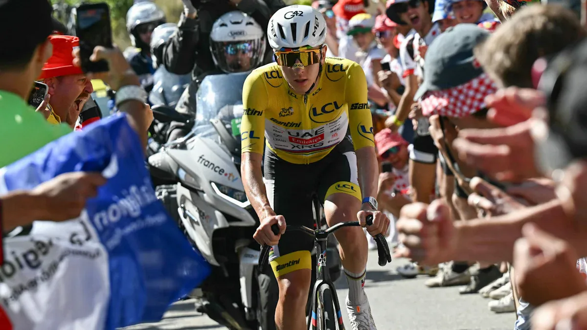 Pogacar gewinnt in Alpe d'Huez: Sieg in Rekordzeit dank fremder Hilfe - sportschau.de