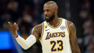 James spielt auf "billig": In der NBA schießt plötzlich ein Giganten-Team aus dem Boden - n-tv.de