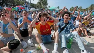 WM: Das Drumherum zeigt seine hässlichste Fratze - Kommentar - SPORT1