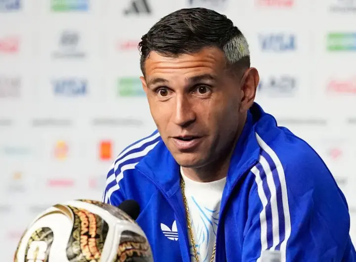 WM-News: Argentinien-Torwart Martínez: Hand schmerzt jeden Tag