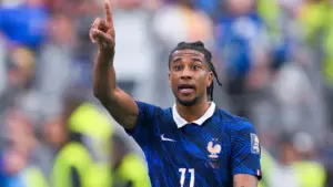 Bayerns Olise will zu Real wechseln – brisante Gespräche bei der WM - BILD